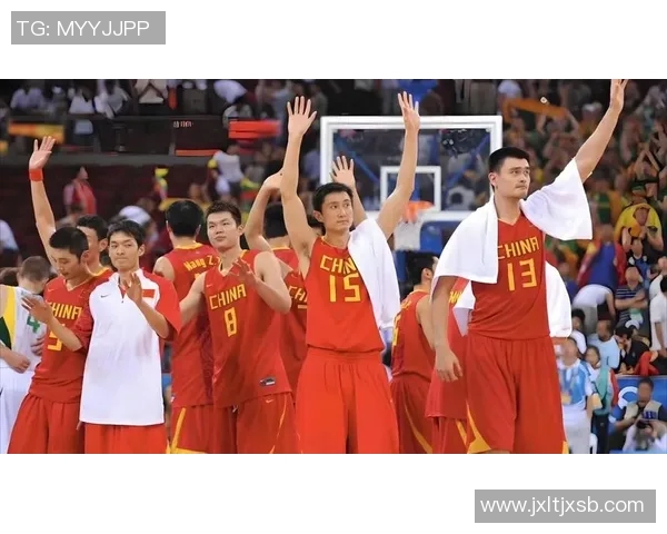 武汉姚明打球展现传奇风采引发球迷热烈追捧与回忆