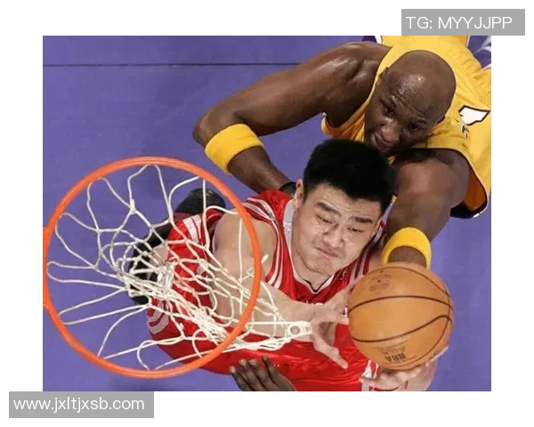 姚明传奇时刻回顾:从篮球场到世界舞台的辉煌历程 姚明传奇时刻回顾:从篮球场到世界舞台的辉煌历程