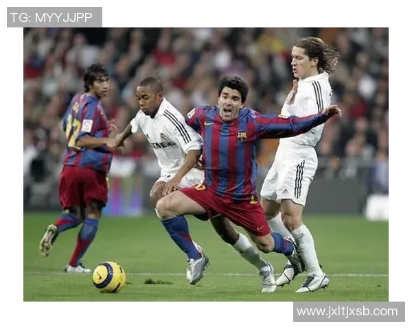 马拉多纳在巴萨的辉煌岁月与西甲赛场上的传奇瞬间