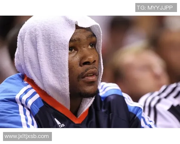 国外足球明星挑战野球运动展现多才多艺的运动魅力与激情 国外足球明星挑战野球运动展现多才多艺的运动魅力与激情