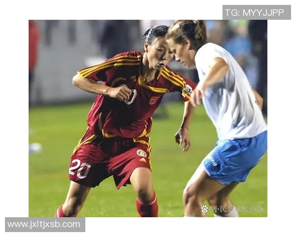 当绿茵场上的爱情邂逅足球明星她的梦想与勇气交织的故事 当绿茵场上的爱情邂逅足球明星她的梦想与勇气交织的故事